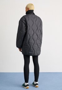 adidas Originals QUILTED MID - Zimski plašč - black