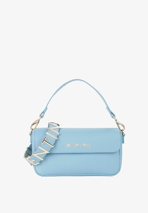 Sac à main en cuir bleu au design structuré, avec une poignée supérieure et une bandoulière amovible portant le nom "VALENTINO" en lettres métalliques.