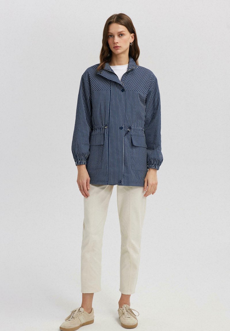 Touché Privé Jas donkerblauw