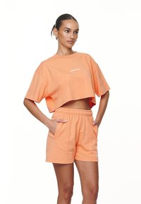Pegador LAYLA CROPPED TEE - T-shirts - washed apricot/white