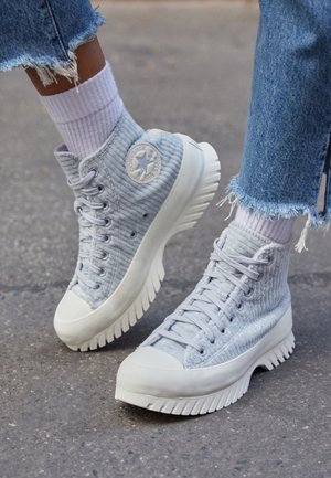 Sneakersy wysokie