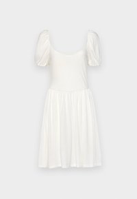 Robe blanche courte avec des manches bouffantes, un décolleté en scoop et une jupe froncée, fabriquée à partir d'un tissu doux pour un look décontracté.