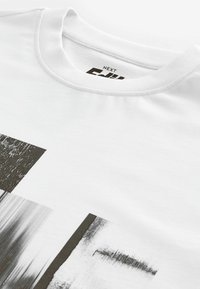 Next Printtipaita - white
