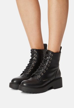 Bullboxer Stivaletti con plateau - black