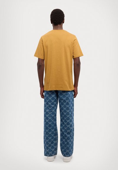 WOOD WOOD ESSENTIAL SAMI CLASSIC - Tricou basic - umber