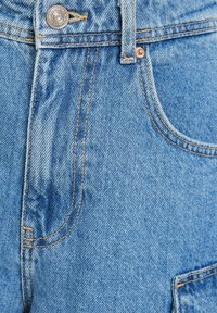 Bershka Jeansshorts - light-blue denim