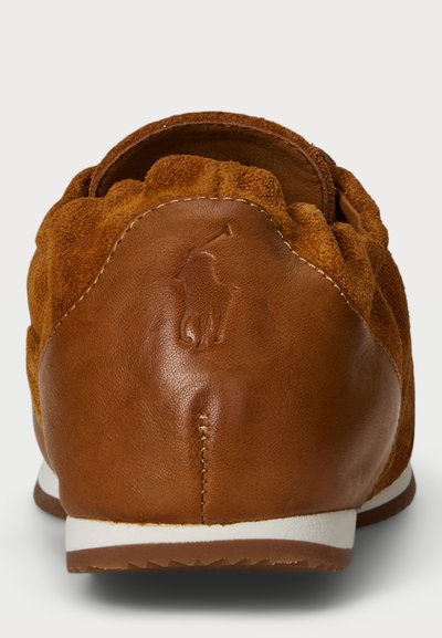 Polo Ralph Lauren THE LEATHER SUEDE PONY BALLERINA SNEAKER - Športni copati - rum