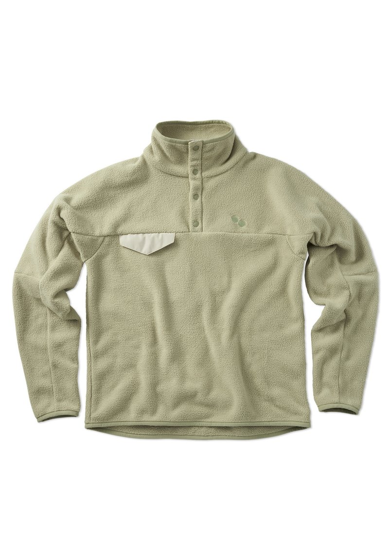 Pull en polaire vert clair avec un col à demi-zip, un devant boutonné et une poche poitrine de couleur crème avec un rabat triangulaire.