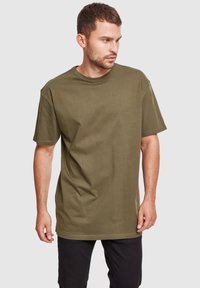 Urban Classics Základné tričko - olive