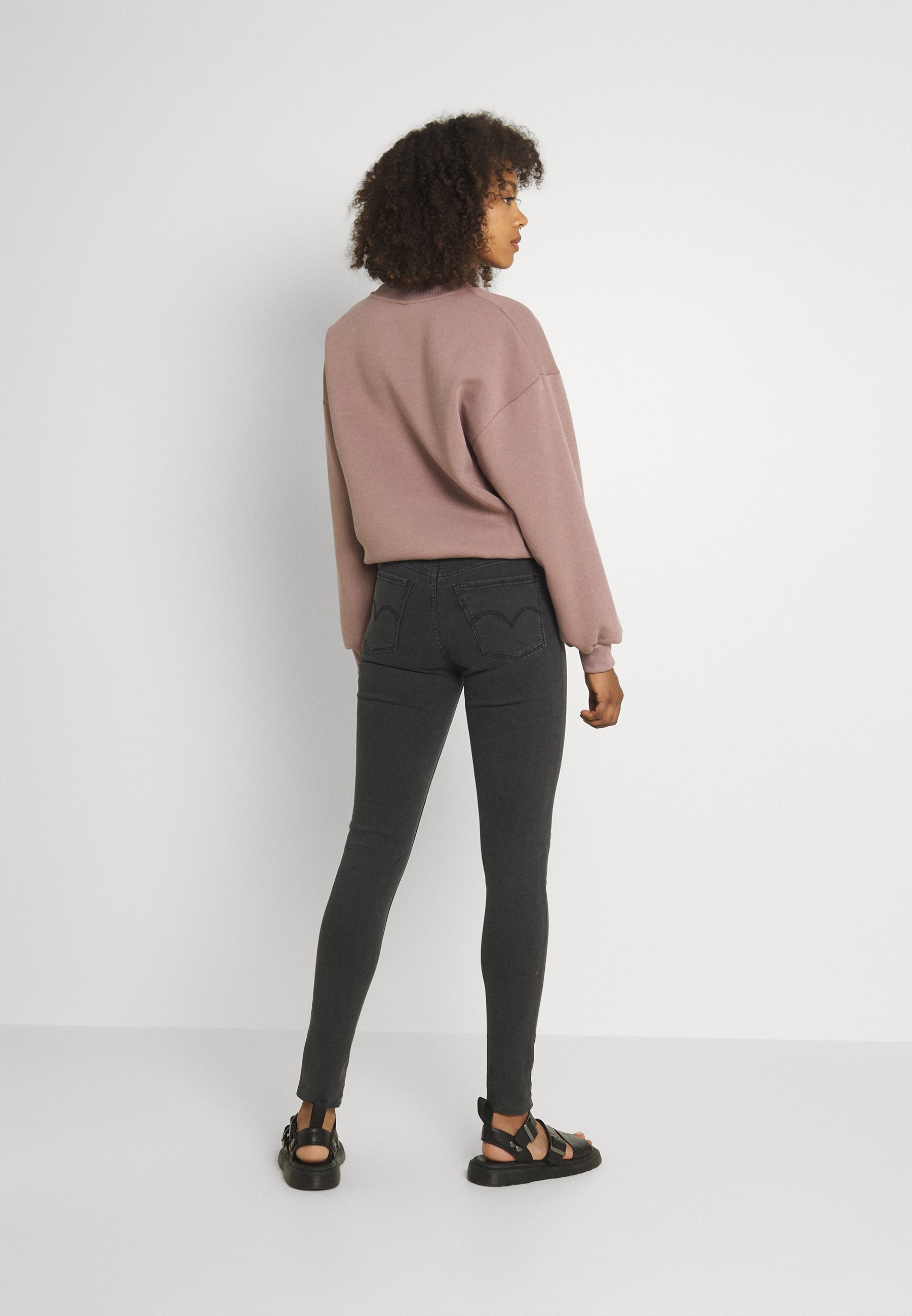 Levi's® 710 SUPER SKINNY - Vaqueros pitillo - black/denim gris - Zalando.es