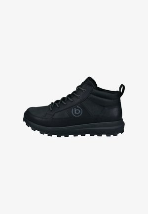 Schwarze halboffene Wanderschuhe aus strukturiertem Leder, mit verstärkter Zehenkappe, Mesh-Einsätzen und einer robusten Gummisohle für guten Halt.