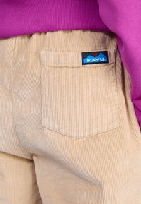 KAVU ALL DECKED PANT - Kalhoty - irish cream