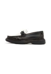 GIBBS CHAIN LOAFER - Slip-ins - black white