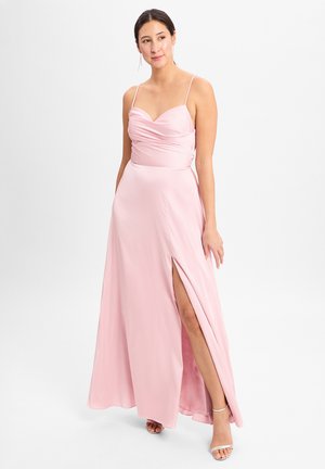 Rosa satinabendkleid mit herzförmigem Ausschnitt, Spaghetti-Trägern und einem schulterlangen Schlitz. Besitzt eine glatte Textur und elegante Drapierungen.