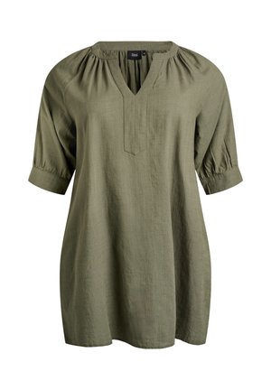 Olivgrünes Tunika-Top mit V-Ausschnitt, gerafften Details, halben Ärmeln und lockerem Sitz. Hergestellt aus leichtem, strukturiertem Stoff.