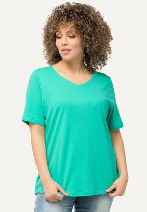 Turkis kortærmet t-shirt med v-hals design. Lavet af blødt, let materiale; afslappet pasform og glat tekstur.