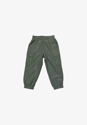 Pantaloni cargo verdi con cintura elastica, due tasche laterali e polsini elasticizzati alle caviglie. Tessuto liscio e leggero.