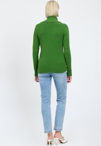 INFLUENCER COWL-NECK - Strickpullover - pistachio