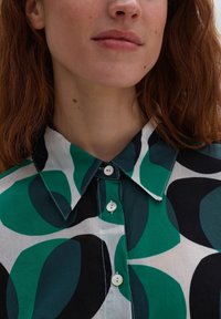 OPUS LANGARM FUMINE WITTY - Chemisier - deep teal