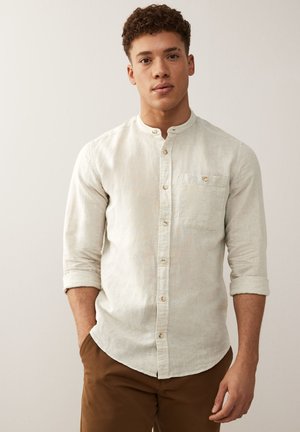 LINEN BLEND ROLL SLEEVE SHIRT WITH GRANDAD COLLAR - Pluus - oatmeal