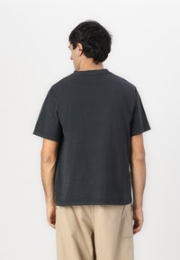 Pal Sporting Goods AIR BOAT UNISEX - Μπλουζάκι με στάμπα - caviar