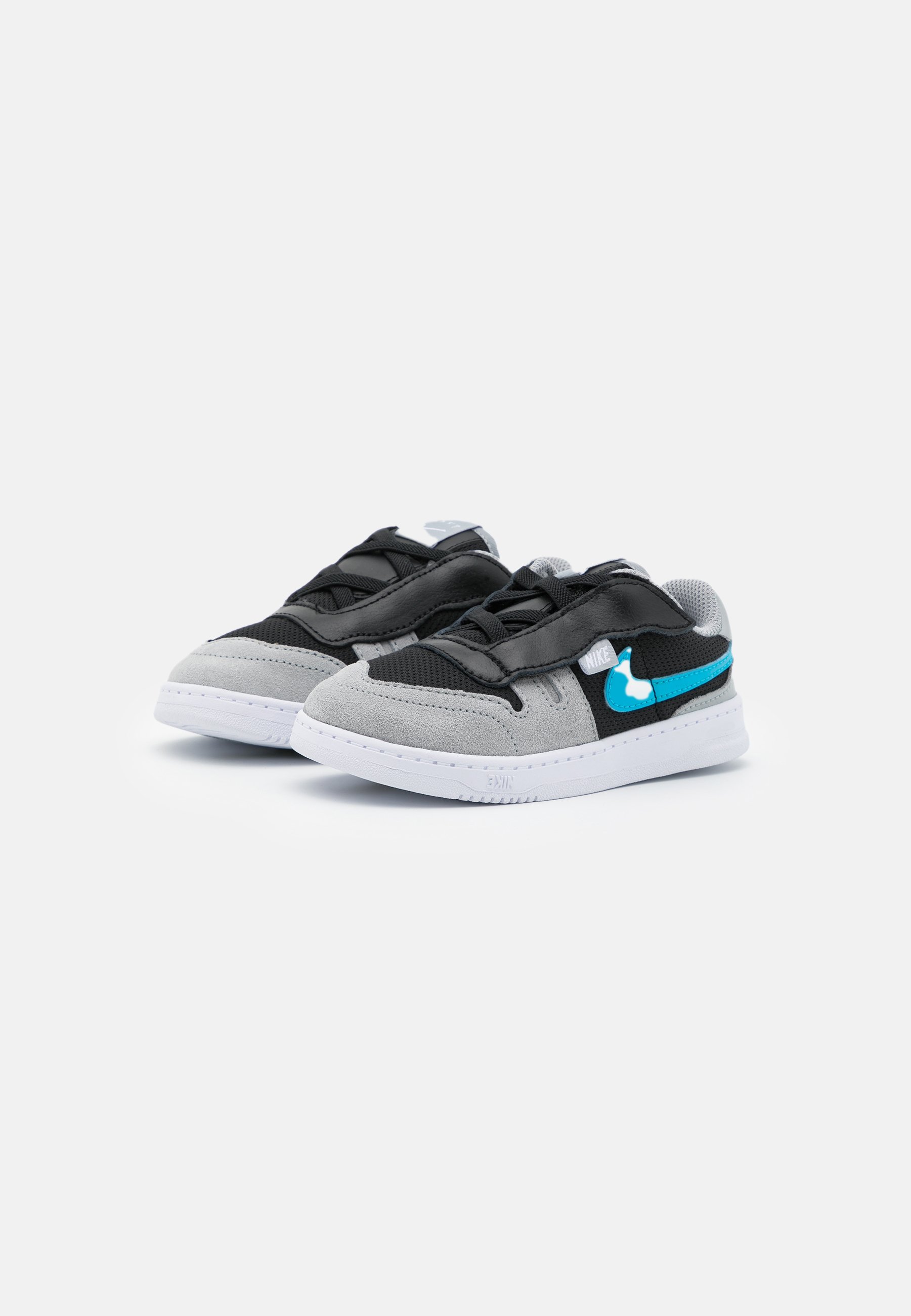 Nike Sportswear SQUASH-TYPE 