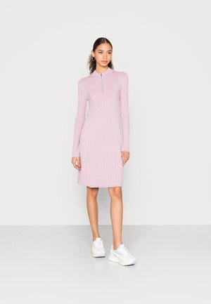 KAROLINE DRESS - Vestido de malha - dawn pink