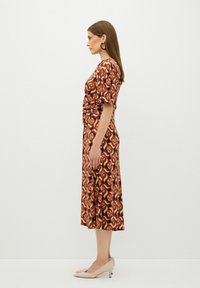 adL GATHERED PRINTED  - Freizeitkleid - printed cinnamon