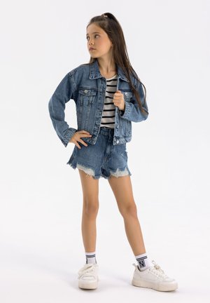 FRAYED EDGE - Jeans Shorts - blue denim