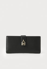Portefeuille en cuir noir avec une texture lisse, doté d'une fermeture à cadenas doré et d'une forme rectangulaire. Design minimaliste sans motifs visibles.