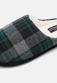 Jack & Jones JFWMURPHY MULE HOMESLIPPER - Hjemmesko - trekking green