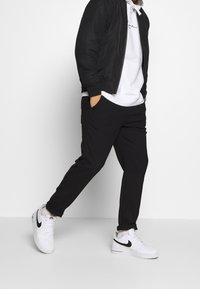 Karl Kani Jersey con capucha - white