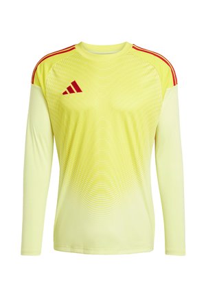 Żółty długi rękaw sportowa koszulka z czerwonym logo Adidas na piersi i czerwonymi paskami na ramionach.