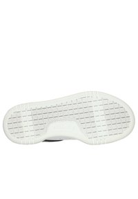 Skechers crna tenisica s potplatom koji ima teksturirani bijeli gumeni dno s rešetkastim uzorkom, uvučenim logom i dizajnom okruglog prsta.