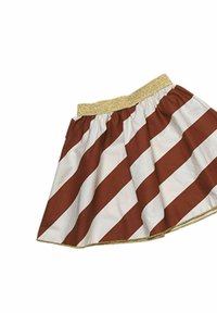 Falda a rayas con franjas diagonales alternas en blanco y marrón, con una cintura elástica dorada y un diseño completo y fruncido.