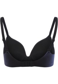 Czarny biustonosz z głębokim dekoltem, formowanymi miseczkami, regulowanymi ramiączkami i zapięciem na haftkę z tyłu. Gładka tekstura na całej powierzchni.