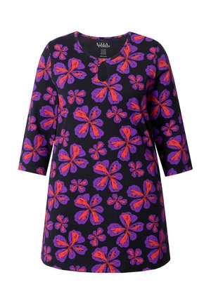 Tunique noire à manches trois quarts, ornée d'un imprimé papillon vibrant dans des tons de violet et de rouge, avec un col rond et un détail en forme de trou de serrure.