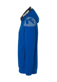 Hoodie bleu avec un col noir et des accents texturés aux épaules. Comprend des poches latérales et un design décontracté.
