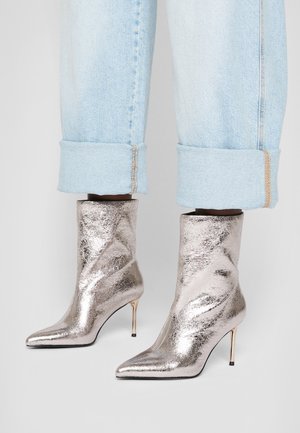 Classic ankle boots - silver-coloured