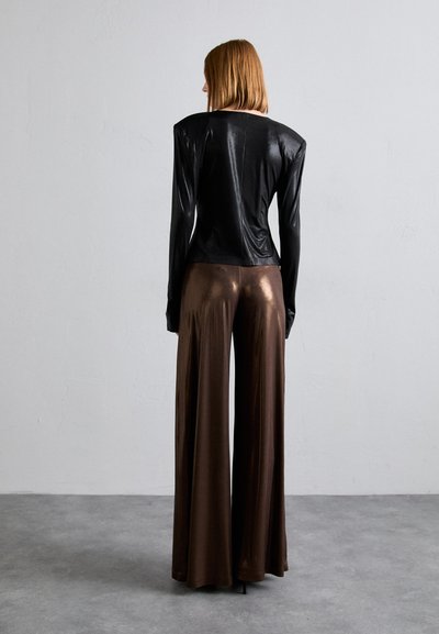 Norma Kamali ELEPHANT PANT - Stoffhose - chocolate