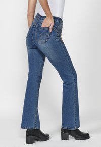 Koroshi Bootcut farmer - azul med   medium blue
