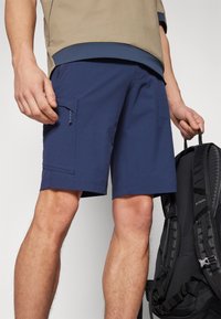 Mammut RUNBOLD MEN - Outdoor shorts - marine