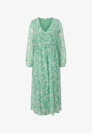 Długa, zielona sukienka w kwiaty wykonana z przezroczystego materiału, z dekoltem w kształcie litery V, długimi rękawami i regulowanym paskiem w talii.