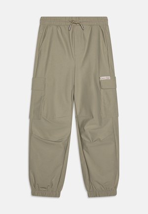 PARACHUTE DRY KNIT PANTS - Cargohose - laurel oak