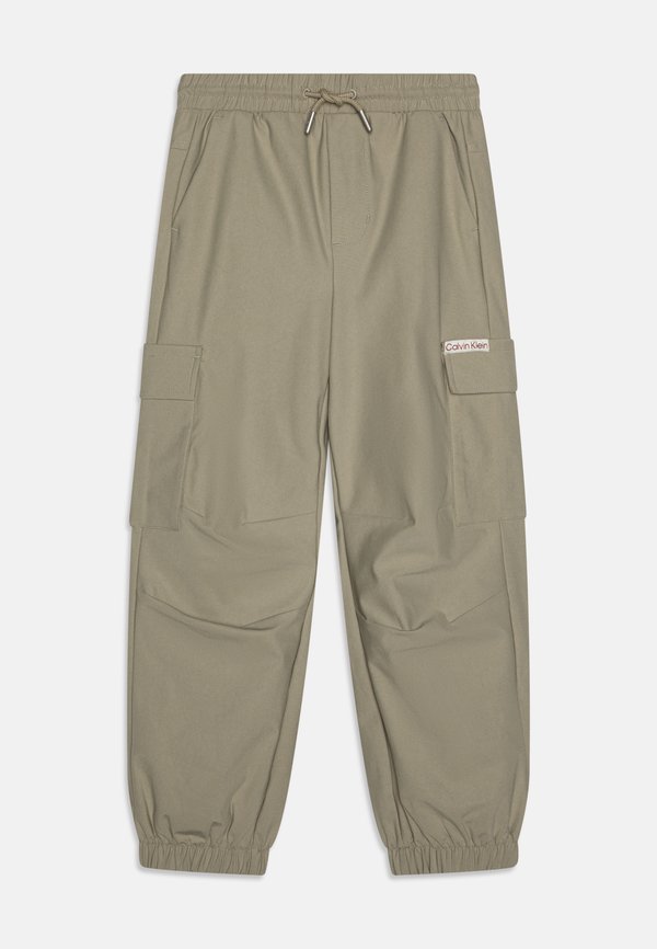PARACHUTE DRY KNIT PANTS - Cargo trousers - laurel oak