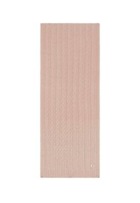 Bufanda de punto rosa claro con un patrón de trenzas y sutiles destellos. Textura suave con un acabado liso. Mide larga y estrecha.