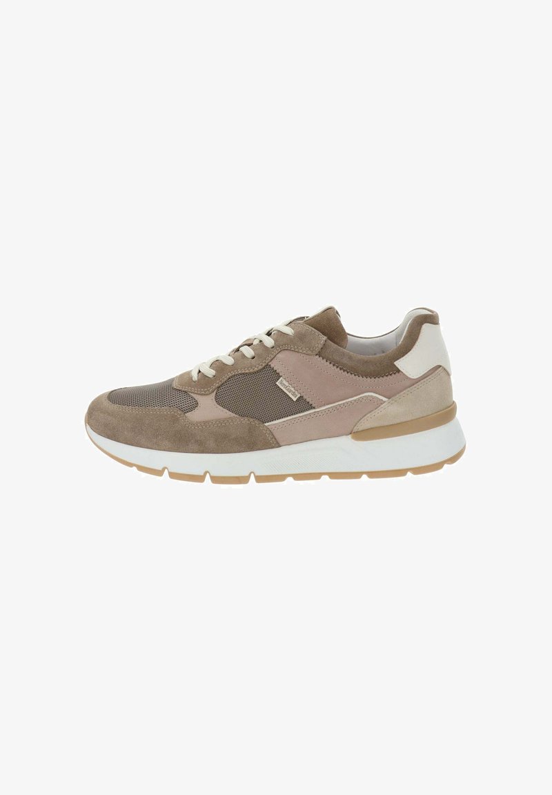 Sneaker realizzati con un mix di suede e mesh nei colori beige e marrone chiaro, con una suola in gomma bianca e lacci crema.