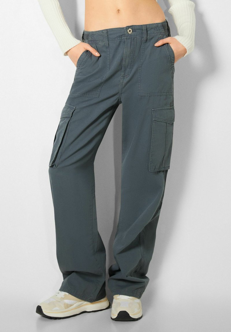 Bershka STRAIGHT FIT Pantalon cargo blue/bleu ZALANDO.BE