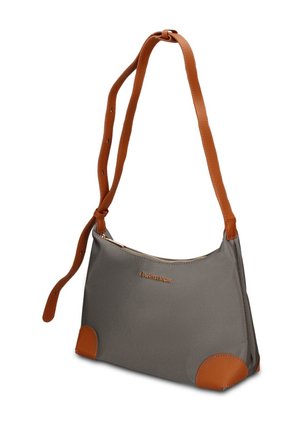 Sac d'épaule en tissu gris avec une sangle en cuir marron réglable, des accents en cuir aux coins et une fermeture éclair sur le dessus.