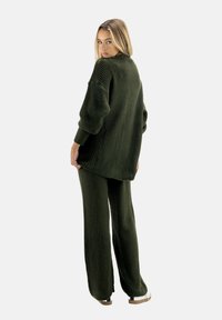 Elara LANGESSET  - Strickjacke - grün